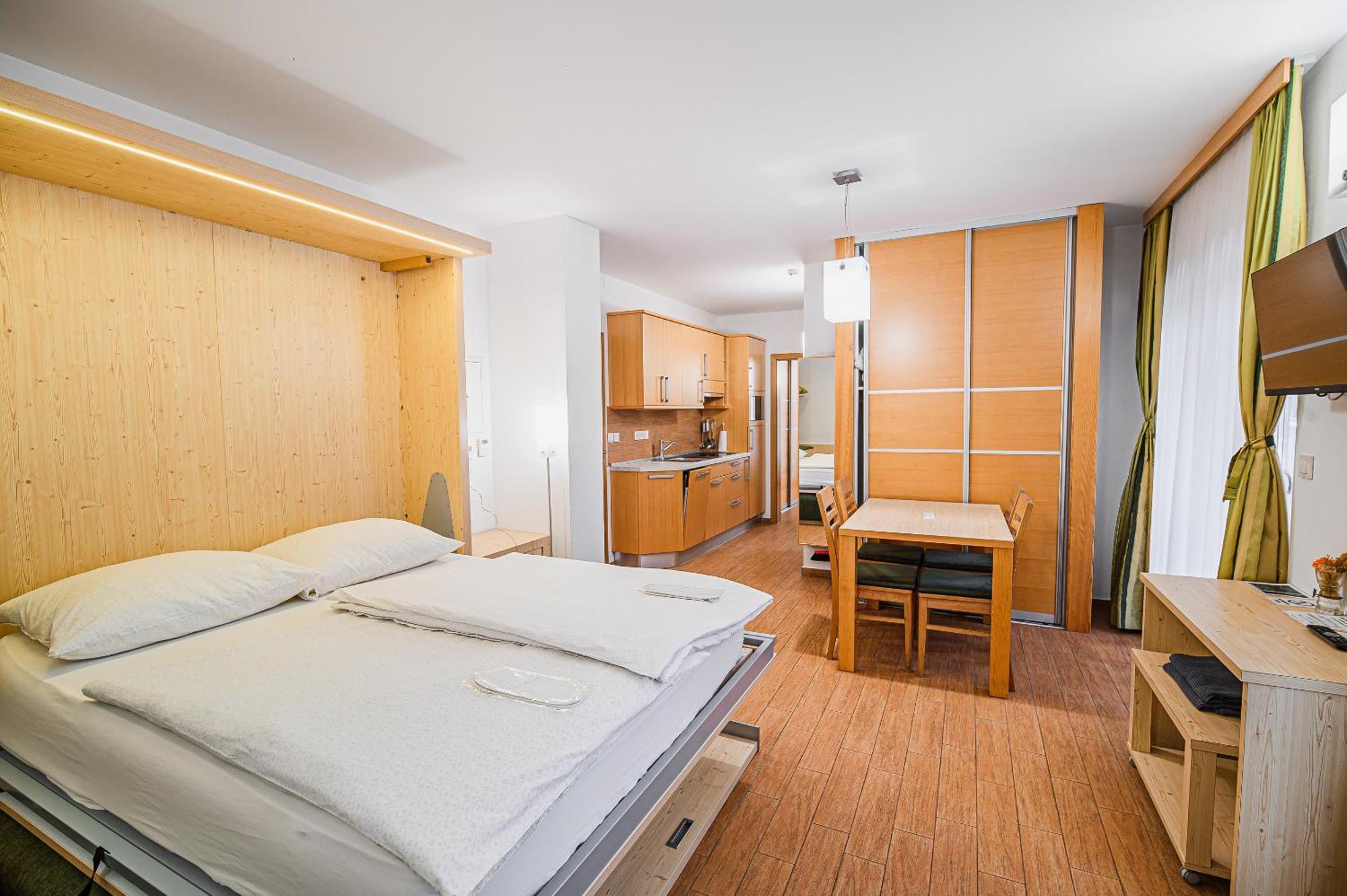 Apartments Maleric With Indoor Pool And Wellness Dragatuš Esterno foto