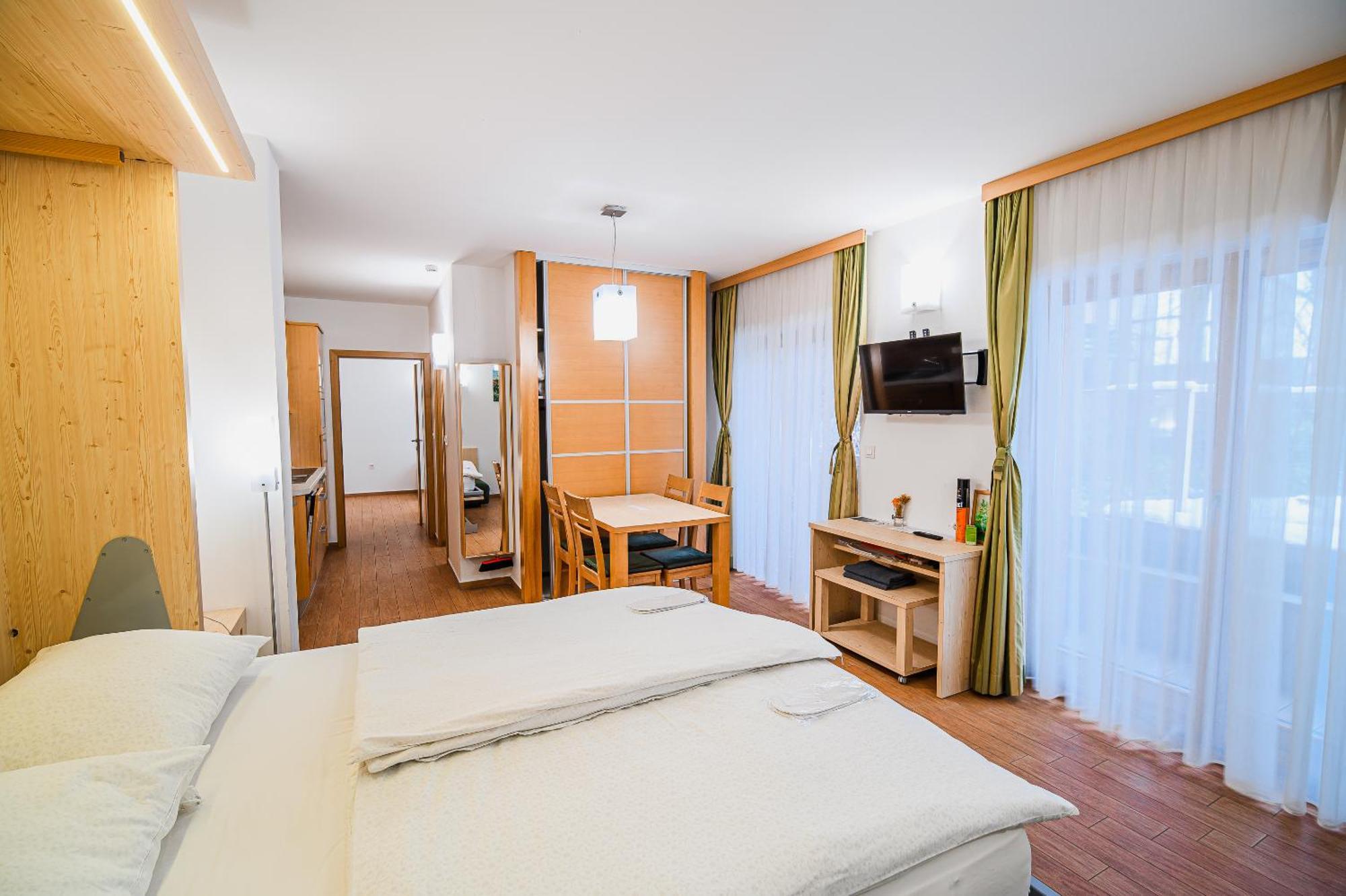 Apartments Maleric With Indoor Pool And Wellness Dragatuš Camera foto