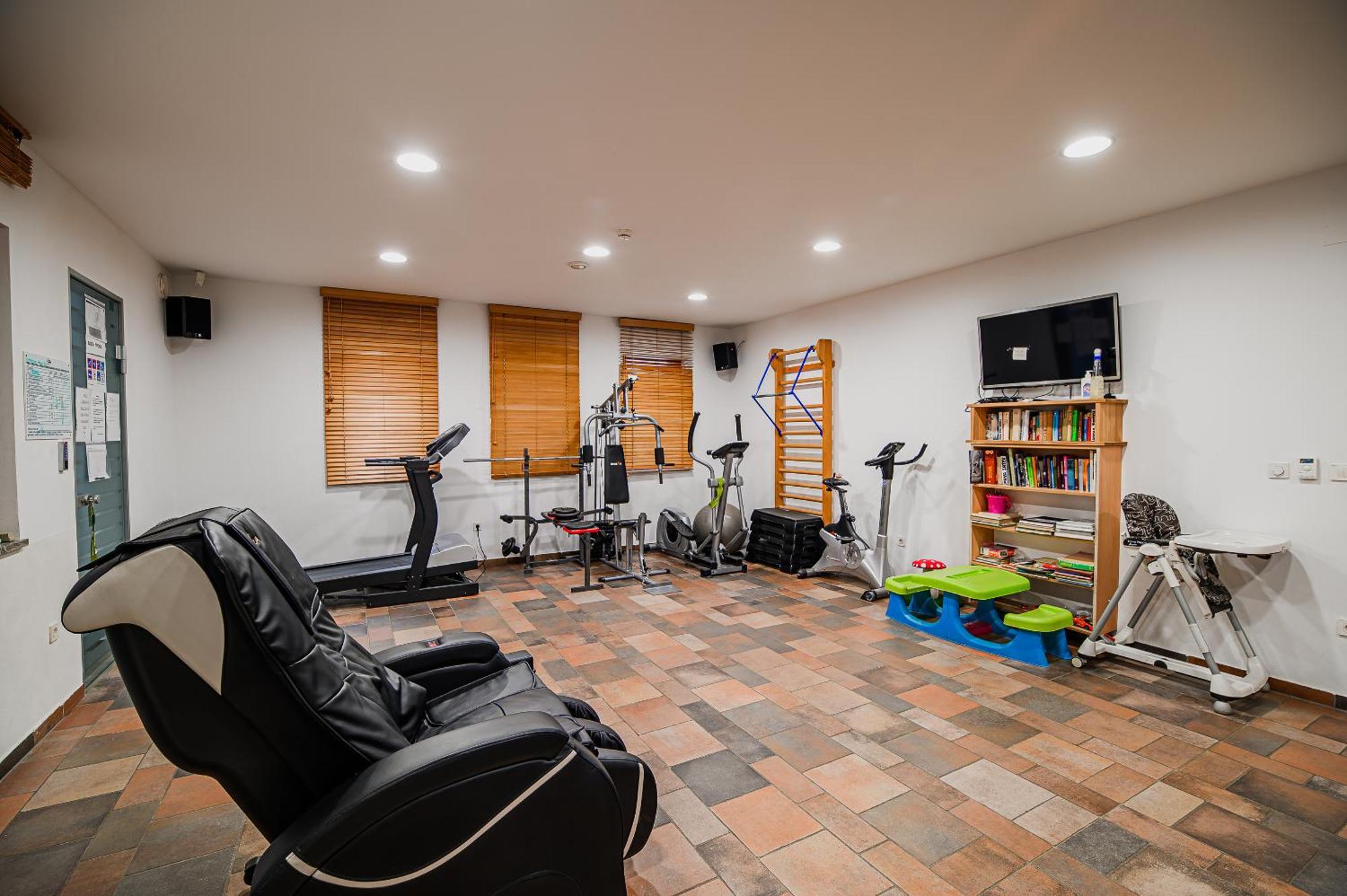 Apartments Maleric With Indoor Pool And Wellness Dragatuš Esterno foto