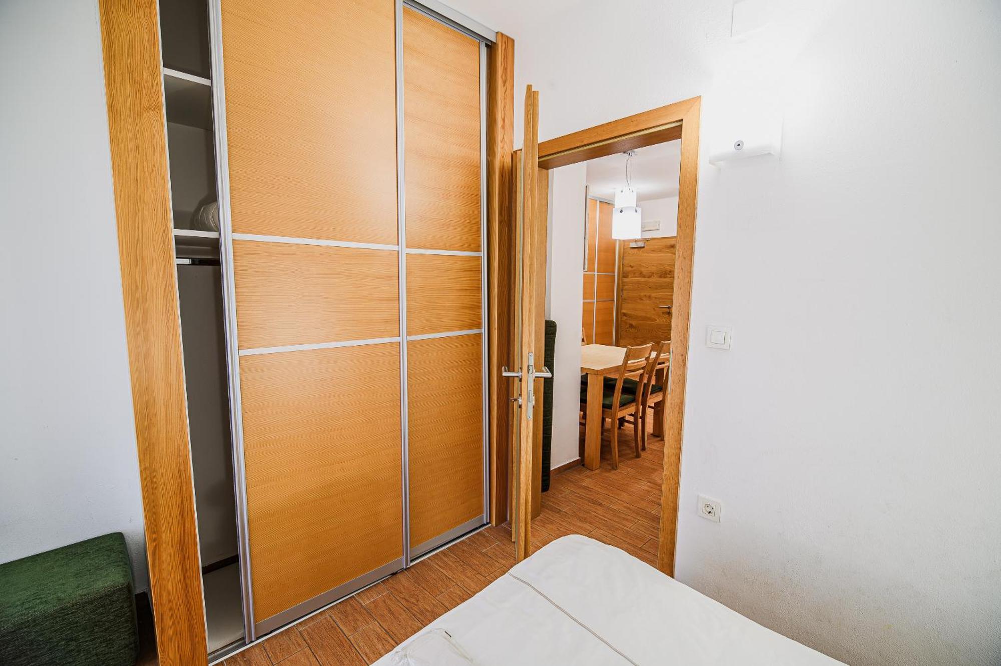 Apartments Maleric With Indoor Pool And Wellness Dragatuš Camera foto