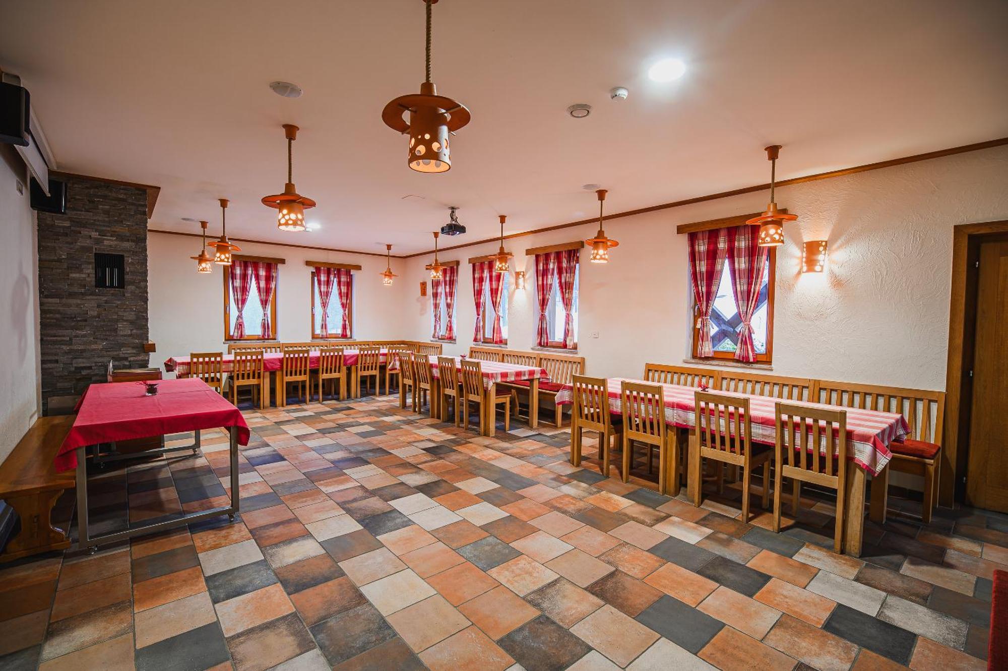 Apartments Maleric With Indoor Pool And Wellness Dragatuš Esterno foto
