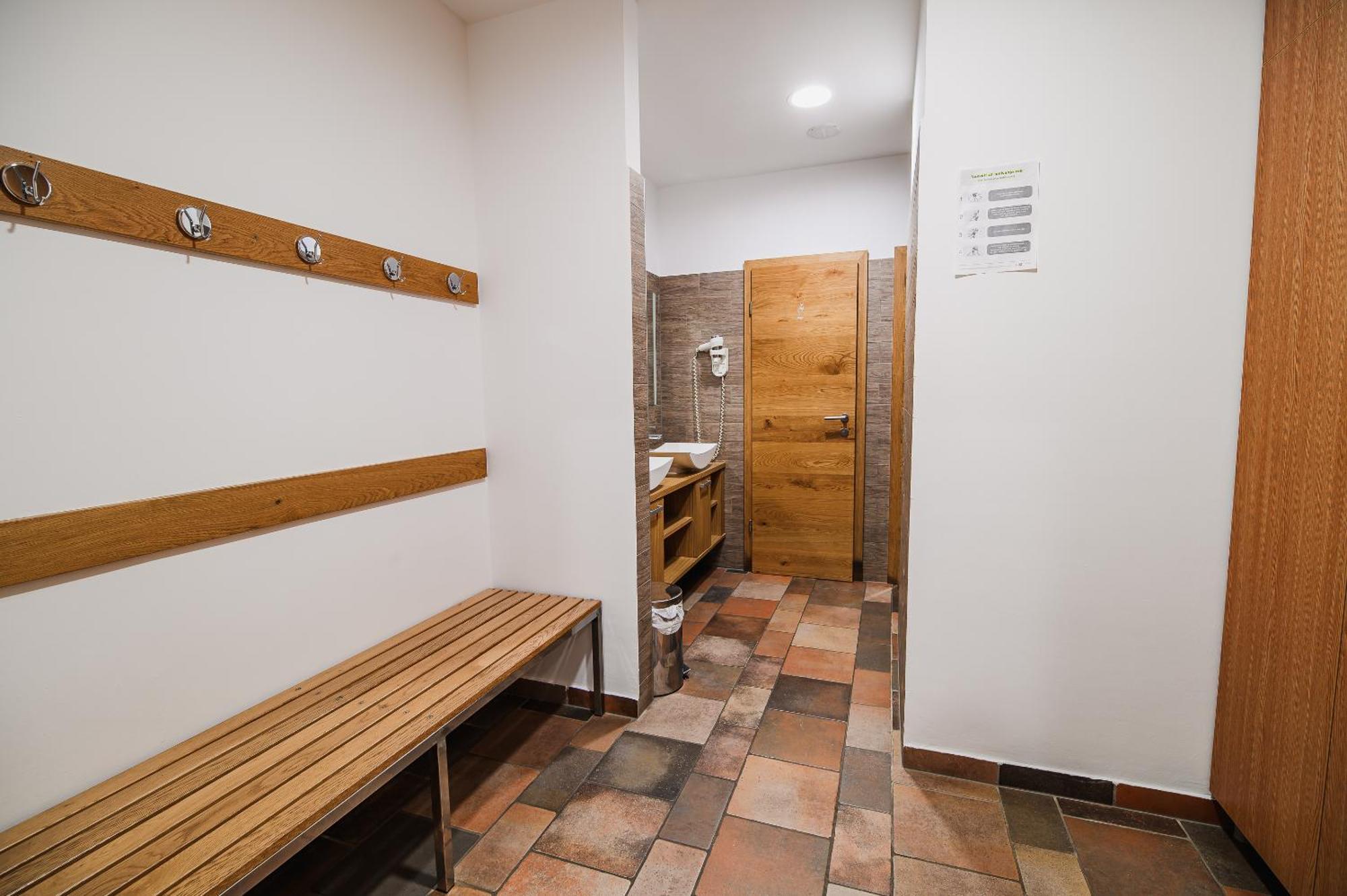 Apartments Maleric With Indoor Pool And Wellness Dragatuš Esterno foto