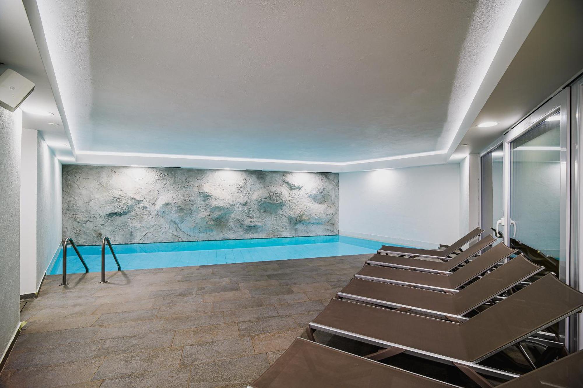 Apartments Maleric With Indoor Pool And Wellness Dragatuš Esterno foto