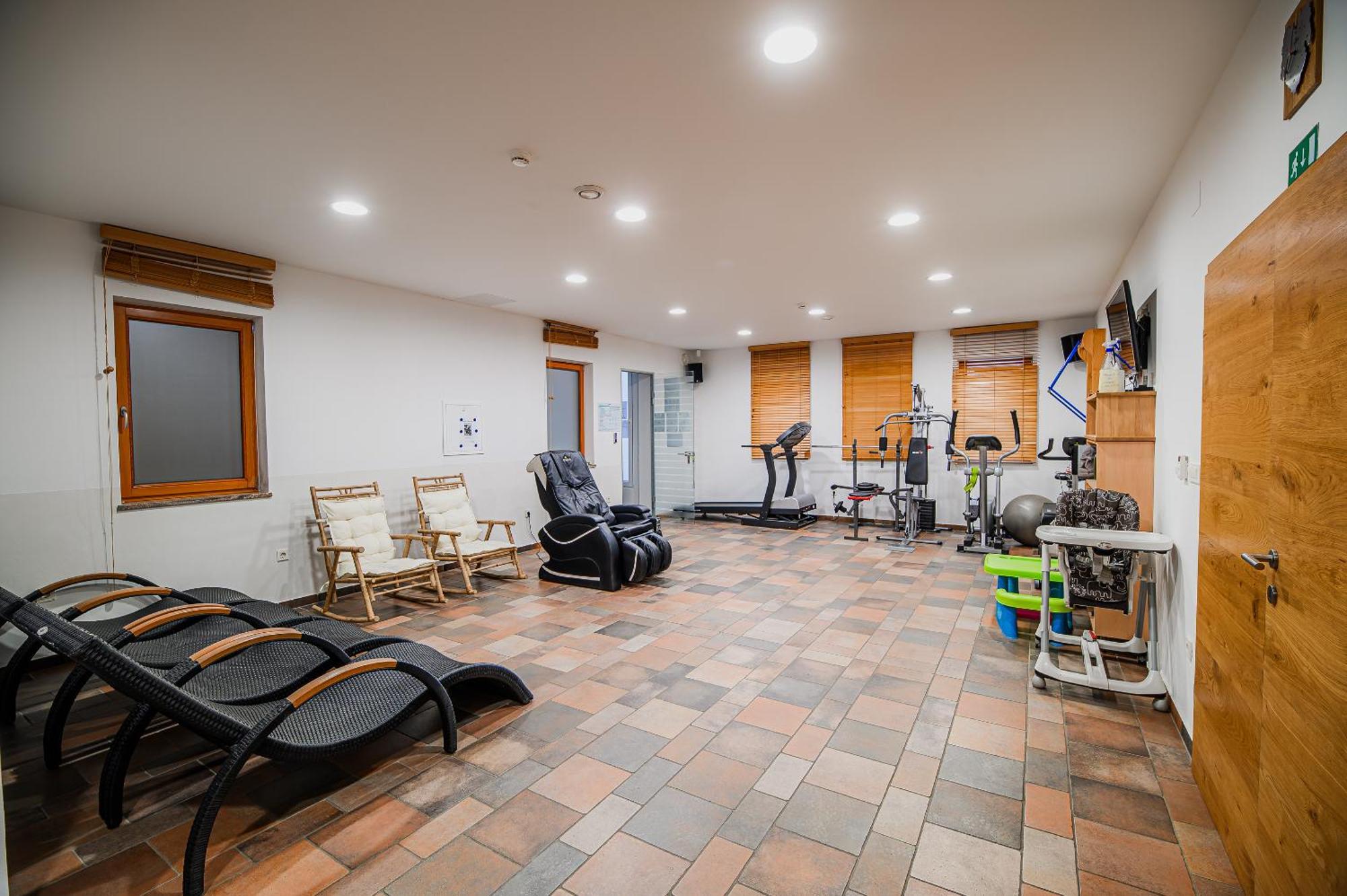 Apartments Maleric With Indoor Pool And Wellness Dragatuš Esterno foto