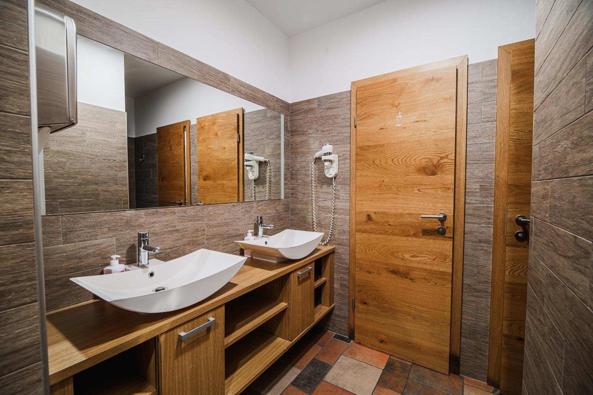 Apartments Maleric With Indoor Pool And Wellness Dragatuš Esterno foto