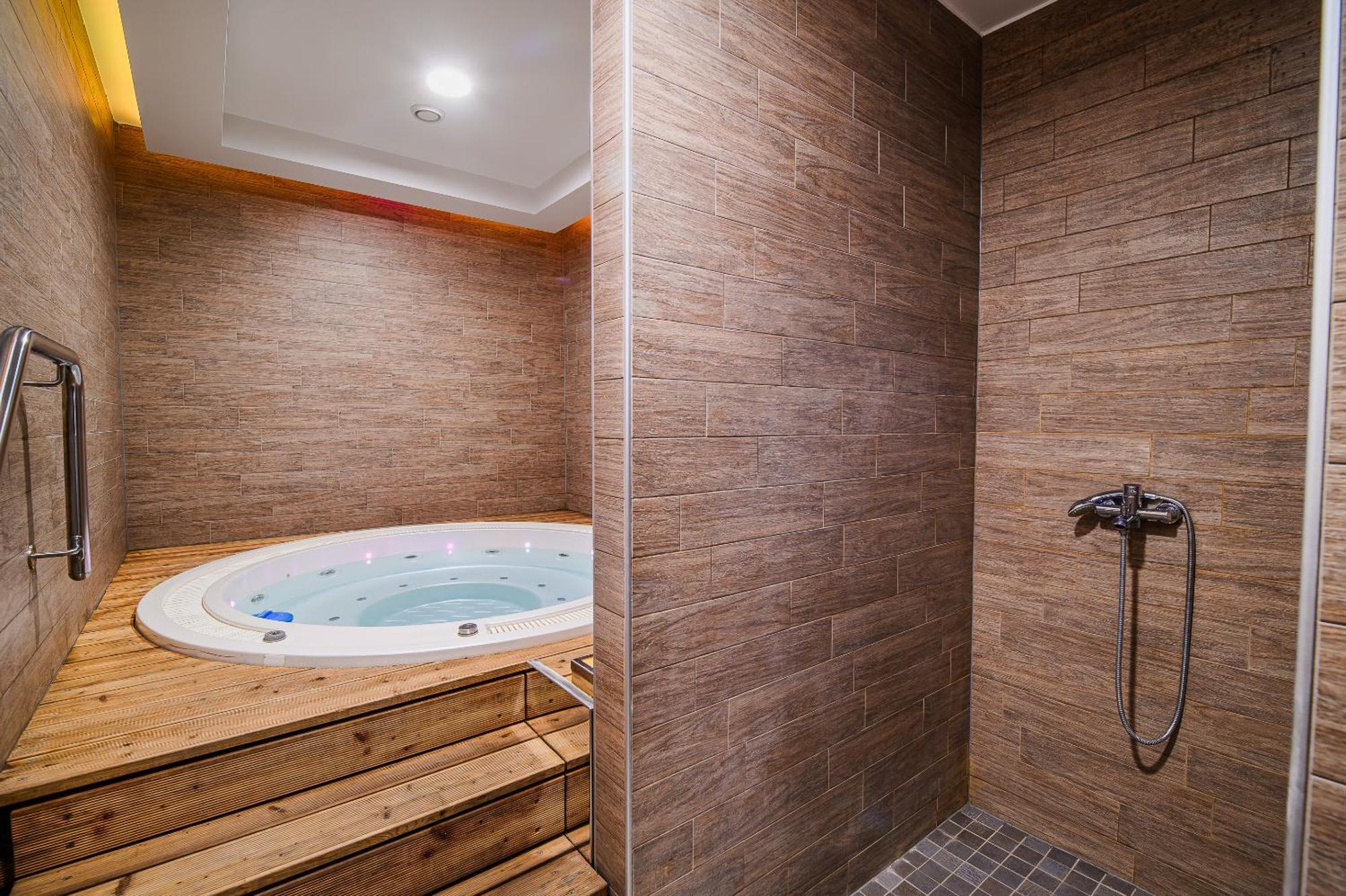 Apartments Maleric With Indoor Pool And Wellness Dragatuš Esterno foto