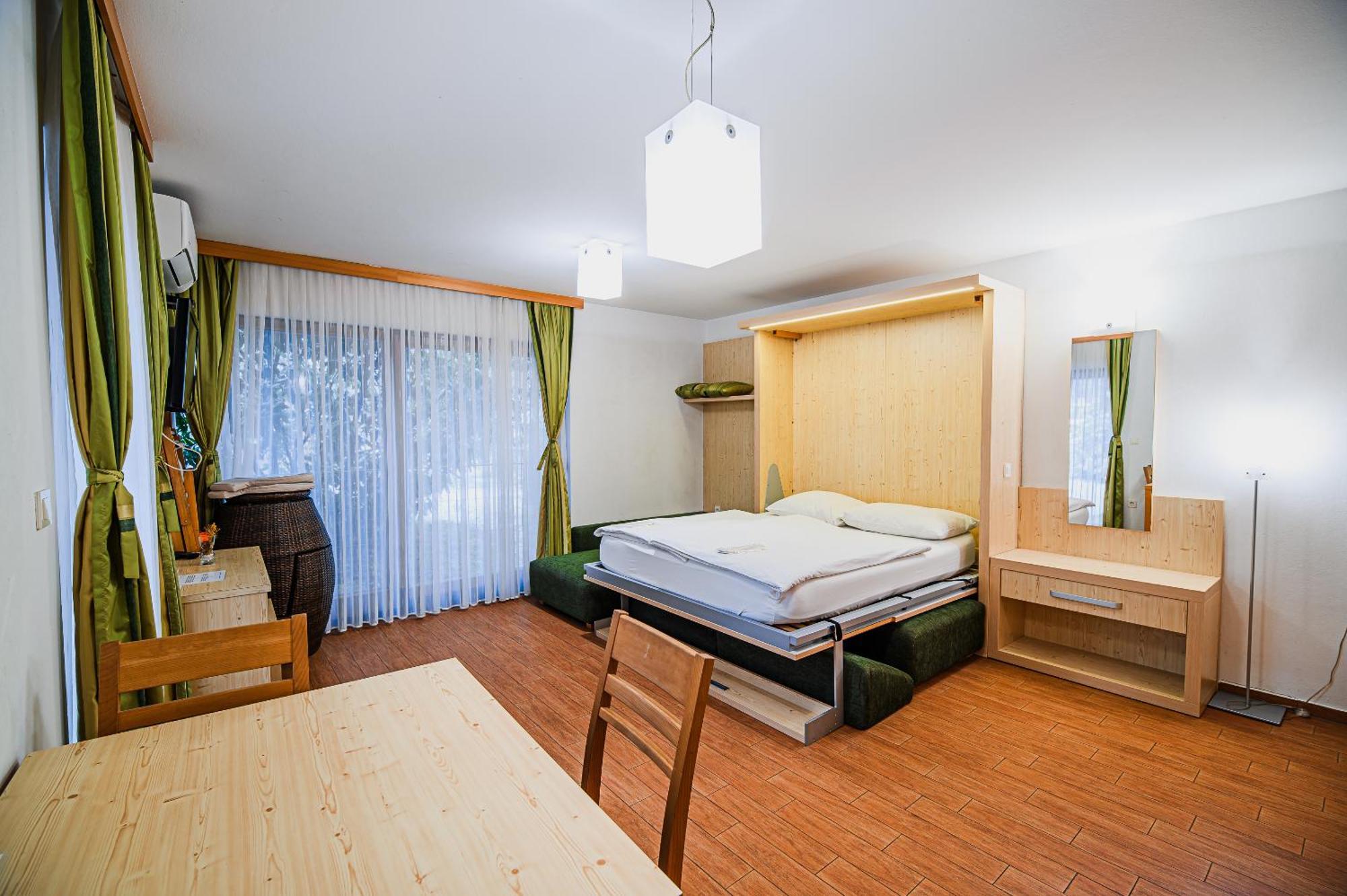 Apartments Maleric With Indoor Pool And Wellness Dragatuš Camera foto